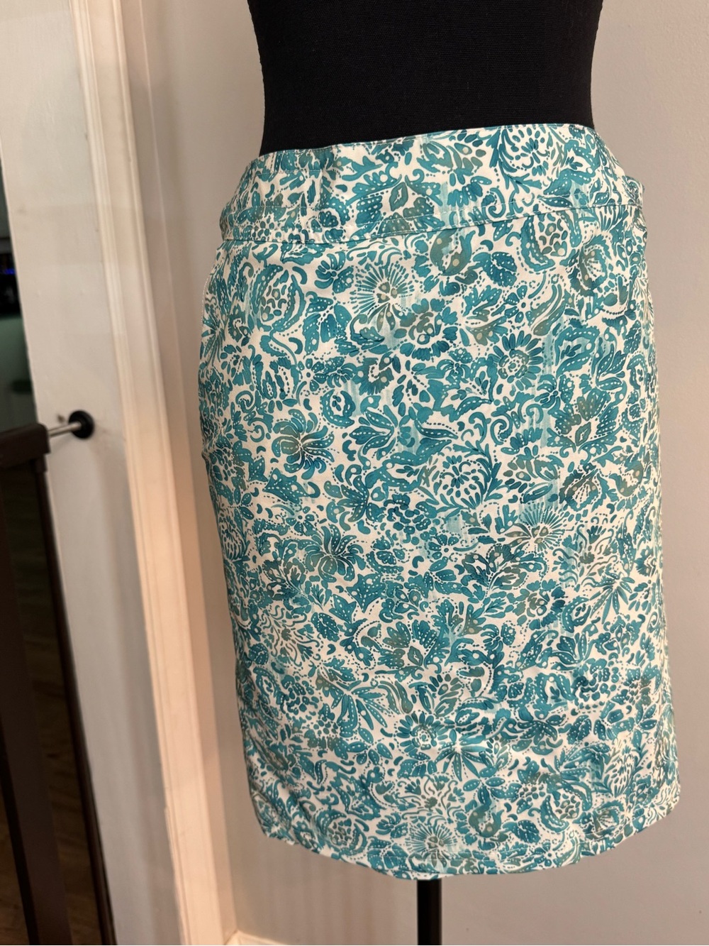 Ripskirt Hawaii Teal and White A-Line Floral Skirt